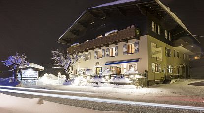 Gasthof Aschenwald Winter bei Nacht