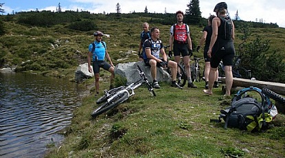 Stop at the Kreuzjöchl lake